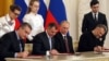 普京签署克里米亚归属俄罗斯的条约