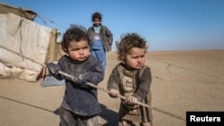 Crianças deslocadas de guerra, Síria, 22 de Janeiro, 2017.