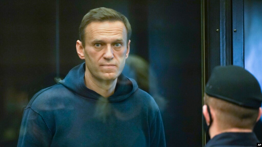 Udhëheqësi i opozitës ruse Alexei Navalny në seancën kundër tij në një Gjykatë të Moskës