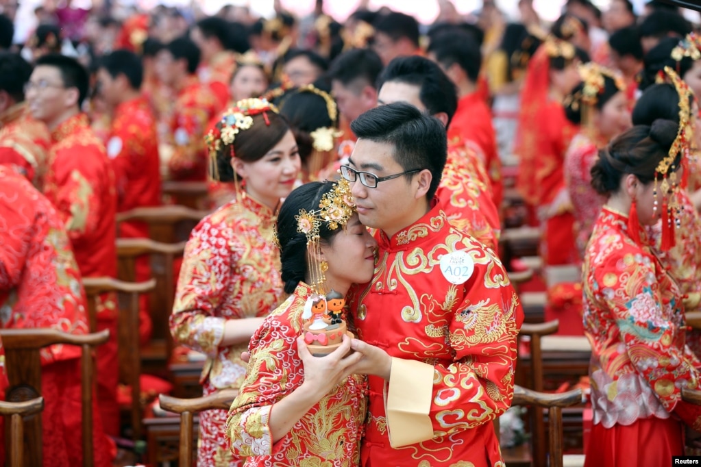阿里巴巴集团在杭州总部举行集体婚礼 （2017年5月10日）