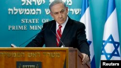 PM Israel Benjamin Netanyahu membela tindakan negaranya dalam konferensi pers di Yerusalem, hari Rabu (6/8).