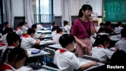 中国武汉一间小学的课堂情景（2020年9月4日）