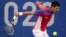Novak Djokovic người Serbia (trong ảnh) thi đấu với với Alexander Zverev người Đức tại Thế vận hội Tokyo.