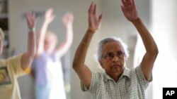 Researchers find no strong evidence that lifestyle changes - like diet, exercise and stimulating the brain - make a big difference in preventing cognitive decline in older people.