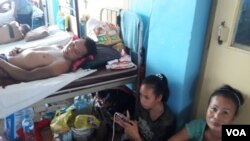 ຄົນ​ປ່ວຍ​ທີ່​ໄດ້​ຮັບ​ເຄາະ​ຮ້າຍ​ຈາກ​ອຸ​ປະ​ຕິ​ເຫດ​ ທີ່ນອນ​ຢູ່​ໂຮງ​ໝໍ 150 ຕຽງ​ໃນ​ນະ​ຄອນ​ຫລວງວຽງ​ຈັນ