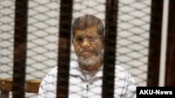 Foto de archivo de Mohamed Morsi sentenciado a 20 años de cárcel.