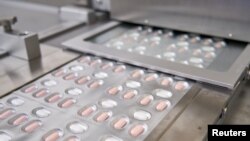 미국 제약회사 화이자가 개발한 경구용 코로나 치료제 '팍스로비드(Paxlovid)'가 지난달 이탈리아 공장에서 생산되고 있다.