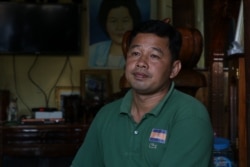 Chea Chiv, 41, a former Battambang provincial chief of now-dissolved Cambodia National Rescue Party, has banned from doing politics, December 12, 2021. (Sun Narin/VOA Khmer)