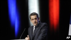 French President Nicolas Sarkozy delivers a speech on the European debt crisis on December 1, 2011 in Toulon, southeastern France.