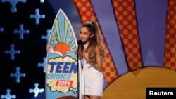 Ariana Grande at the Teen Choice Awards 2014 in Los Angeles, California