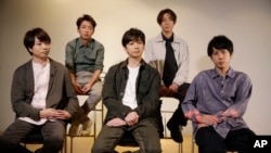 Kelompok boyband super populer Jepang, ARASHI terdiri dari: Satoshi Ohno, Masaki Aiba, Kazunari Ninomiya, Jun Matsumoto dan Sho Sakurai. (foto: AP/Hiro Komae)