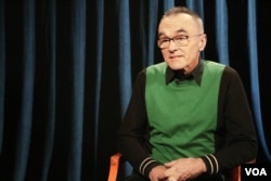 Oscar-winning filmmaker Danny Boyle talks to VOA's entertainment reporter Penelope Poulou about his new movie, T2 Trainspotting. (Photo. N. Pappadogiannakis / VOA)