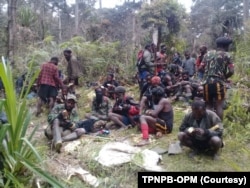 Tentara Pembebasan Nasional Papua Barat-Organisasi Papua Merdeka (TPNPB-OPM) saat berada di salah satu kawasan pegunungan Papua.
