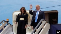 Serok Donald Trump û Xanima Yekê Melania Trump li Firîngeha Melik Khalid li Riyadh.