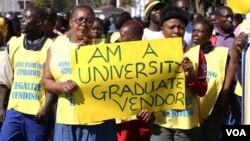 Abathenga bethengisa impahla etshiyeneyo bathi uMnangagwa loMugabe Zimbila Zantamabanye