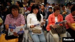 Los afectados por el fallo de una jueza federal son los estadounidenses de clase baja y media que reciben subsidios del gobierno.