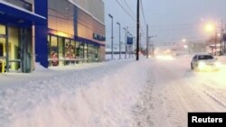 Une avenue bloquée après la chute de neige record à Erie, Pennsylvanie, États-Unis, 26 décembre 2017. Avec l'aimable autorisation d'Instagram @BLJEFFERYS/ via REUTERS