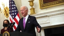 Biden firma órdenes ejecutivas para combatir el COVID-19