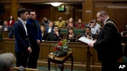 Las parejas gay en el Reino Unido esperaron décadas por tener derecho al matrimonio.