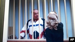Сергей Скпипаль в зале суда в Москве. Россия. 9 августа 2006 г.