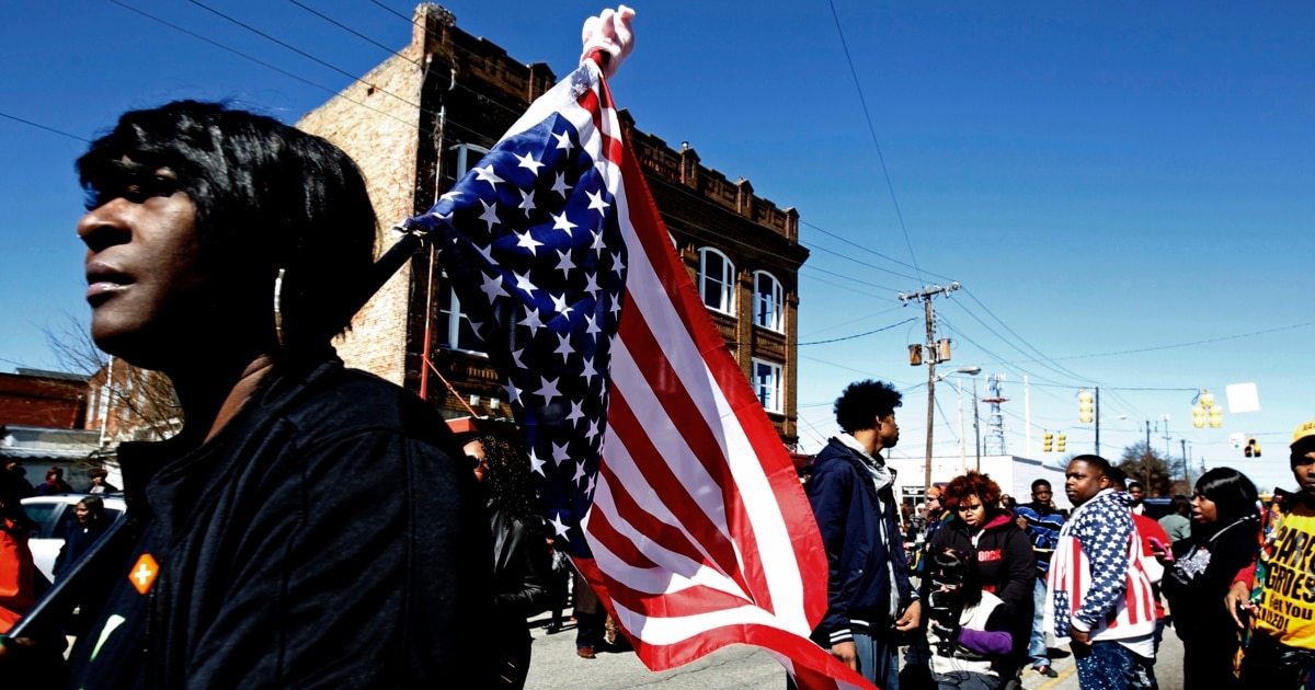 Yalangoch Kseniya Sobchak soradi. Pissing toplami