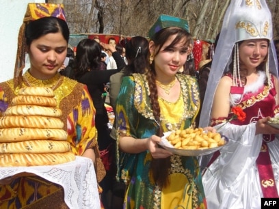 Rossiya qamoqxonasida jinsiy aloqa porno video Yetuk rus er-xotinning nikoh jinsiy aloqasi