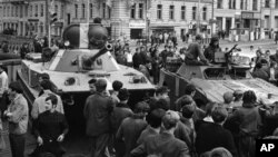 蘇聯坦克開上了布拉格的街頭（1968年8月23日）