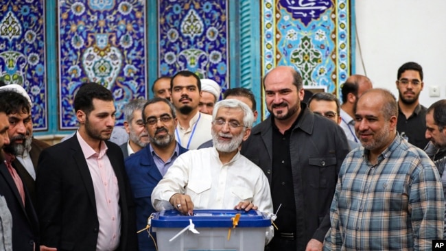 Kandidati Saeed Jalili duke votuar në Teheran, 28 qershor, 2024.