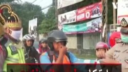 ابتکار پلیس اندونزی برای مقابله با شیوع کرونا با لباس‌های قهرمانان