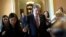 សមាជិក​ព្រឹទ្ធសភា​​លោក Joe Manchin ថ្លែង​ទៅ​កាន់​អ្នក​សារព័ត៌មាន​មុន​នឹង​ចូល​រួម​កិច្ច​ប្រជុំ​អំពី​ហេដ្ឋារចនា​សម្ព័ន្ធ​នៅ​វិមាន​សភា​ក្នុង​រដ្ឋធានី​វ៉ាស៊ីនតោន កាល​ពី​ថ្ងៃ​ទី​២៣ ខែ​មិថុនា ឆ្នាំ​២០២១។