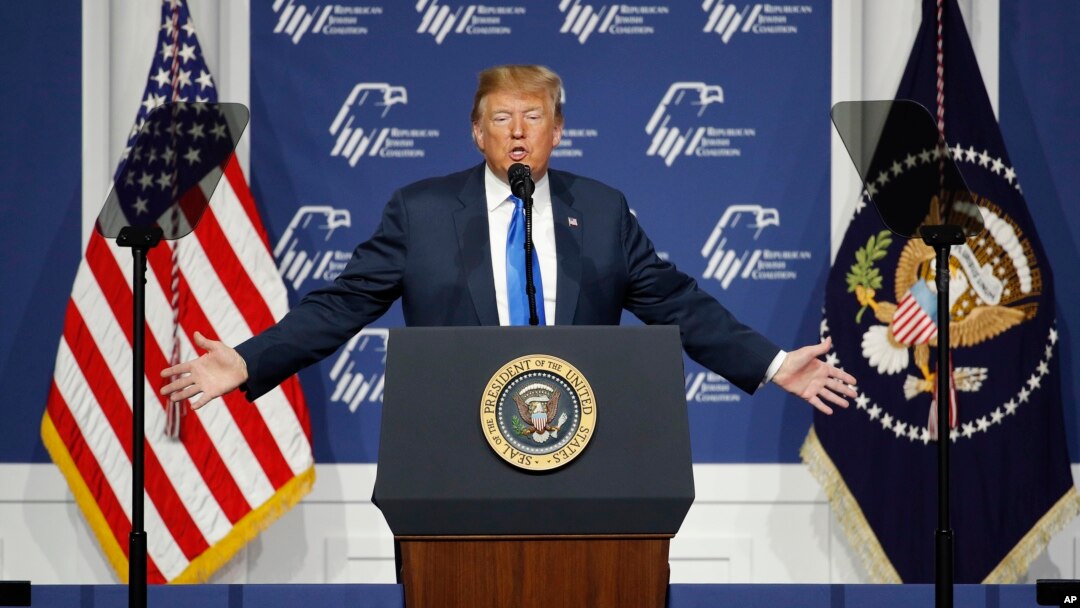 El presidente Donald Trump volvió a criticar el domingo 7 de abril de 2019 a los medios de prensa, a los que catalogó de ser "una broma".