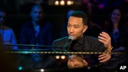 John Legend tampil dalam acara privat di Emerson Theater, Hollywood, California, 21 April 2014. (Foto: dok).