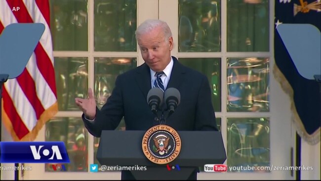 Presidenti Biden merr masa për uljen e çmimeve të karburantit dhe mallrave