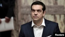 PM Yunani Alexis Tsipras mengumumkan akan menutup bank-bank di negara itu dan membatasi penarikan uang tunai (foto: dok).