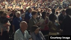 Banengi okwamaga abantu abasemhlanganweni lo abavela emazweni angamathumi amahlanu lesikhombisa. (Photo: Mennonite Conference 2015)