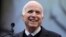 Thượng nghị sĩ John McCain trong một sự kiện ở Philadelphia tháng Mười năm 2017.