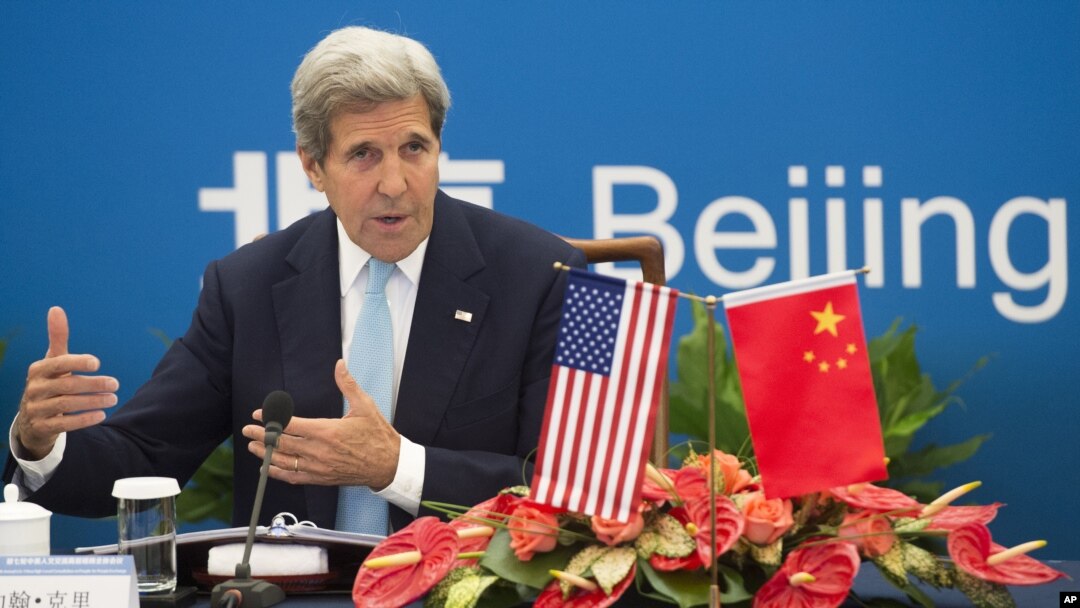 Menlu AS John Kerry di Beijing (7/6).