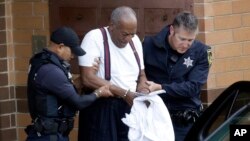 Aktor Bill Cosby (usia 81 tahun) dikenai hukuman 3-10 tahun di penjara negara bagian Pennsylvania, pada sidang hari Selasa (25/9). 