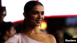 Aktris India, Deepika Padukone, yang membintangi film " Padmavati" (foto: dok). 