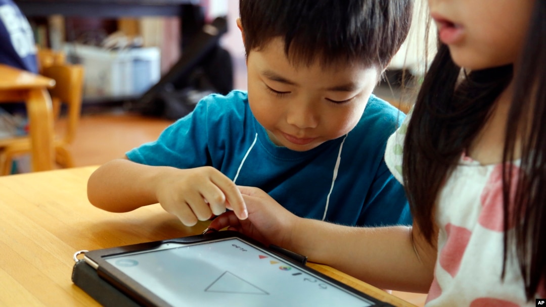 Japan Preschools Use Tablets to Prep Tots for Digital Age