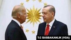 24 Ağustos 2016 - Joe Biden, Obama yönetiminde başkan yardımcılığı yaptığı dönemde Ankara'yı ziyareti sırasında Erdoğan ile görüştü