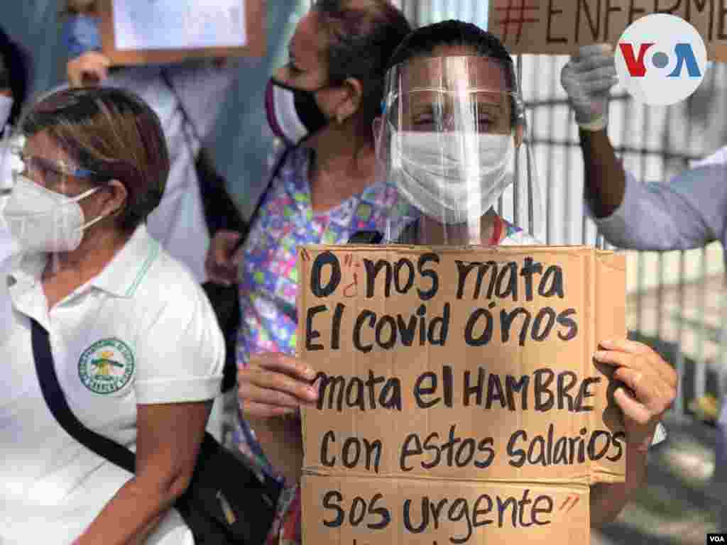 Ten&#237;an pensado ir hasta la Defensor&#237;a del Pueblo. Ana Rosario Contreras, presidenta del Colegio de Enfermer&#237;a de Caracas, asegur&#243; que entregar&#237;an la decimoquinta comunicaci&#243;n al organismo y que seguir&#225;n protestando hasta que sus demandas sean escuchadas.