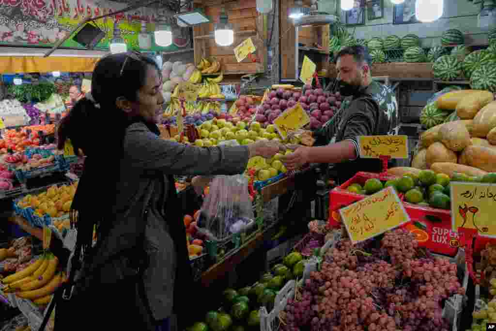 بازاری در شهر تهران، پایتخت ایران