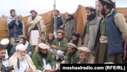 باوري سرچينو وائس اف امريکا ډيوه ريډيو ته وئيلي دي چې  دکورنو چارو  محکمې په ترهه گرۍ ،قلنگ اخستو اؤ نورو بيلا بيلو جرمونو کې دککړو مهمو مجرمانو فهرست دصوبې دپوليسو دمشر څخه ترلاسه کړى چې په هغه فهرست کې د٦٥ؤ کسانو نومونه شامل دي.