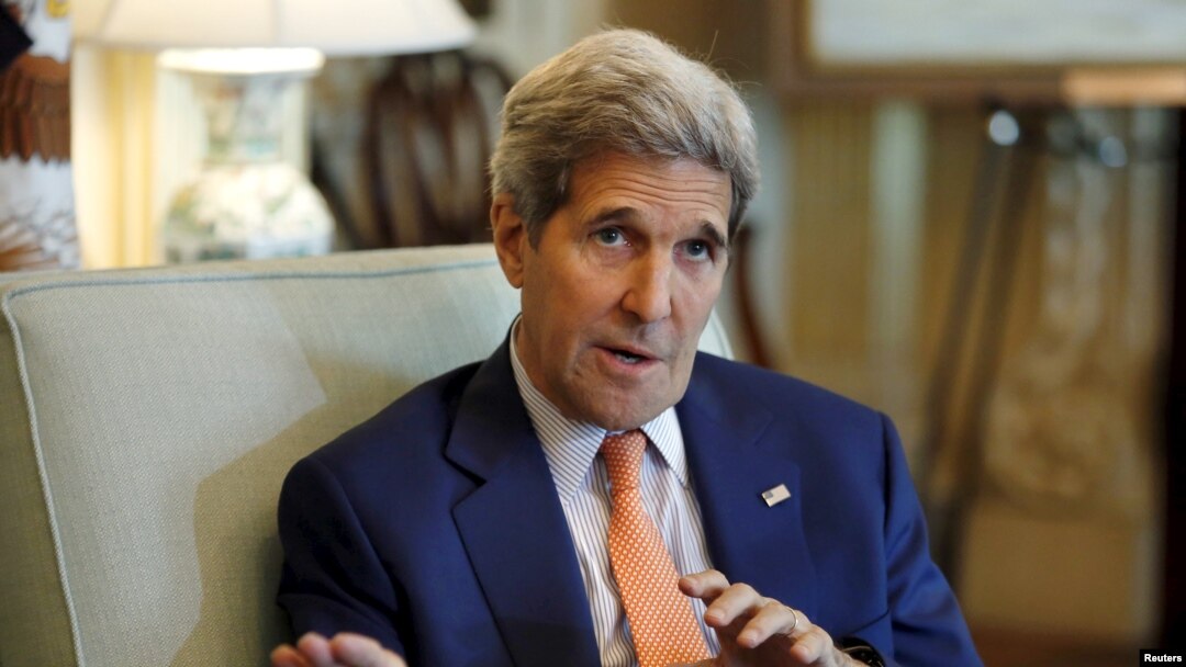Menteri Luar Negeri AS John Kerry berbicara pada media setelah bertemu dengan Menteri Luar Negeri Arab Saudi Adel al-Jubeir di Departemen Luar Negeri di Washington, 16 Juli 2015.