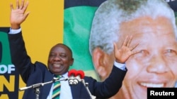 Cyril Ramaphosa commémorant le centenaire de Nelson Mandela au Cap, Afrique du Sud, le 11 février 2018. 