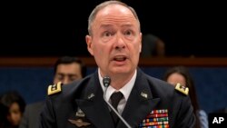 El general Keith Alexander, director de la NSA y jefe del Comando Cibernético, se retira el año entrante.