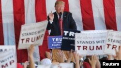 Le candidat républicain Donald Trump speaks à Omaha, Nebraska, 6 mai 2016. 