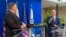 AQSh Davlat kotibi Mayk Pompeo (chapda) Isroil Bosh vaziri Benymin Netanyaxu bilan, Quddus, Isroil, 2020-yil, 13-may