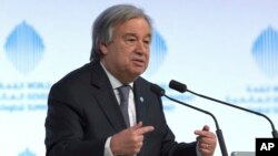 Sekretaris Jenderal PBB Antonio Guterres saat berbicara di Dubai, Un Emirat Arab (13/2).